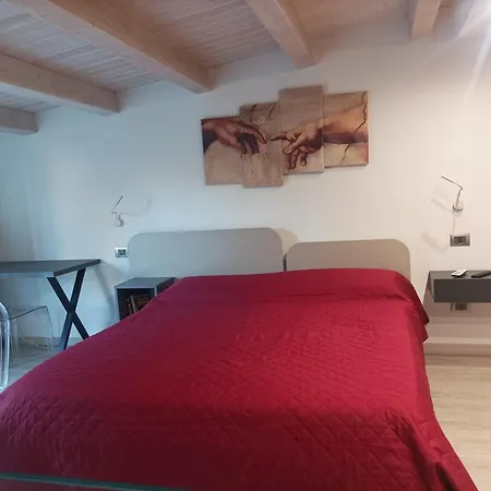 Carlo's Nyaraló *